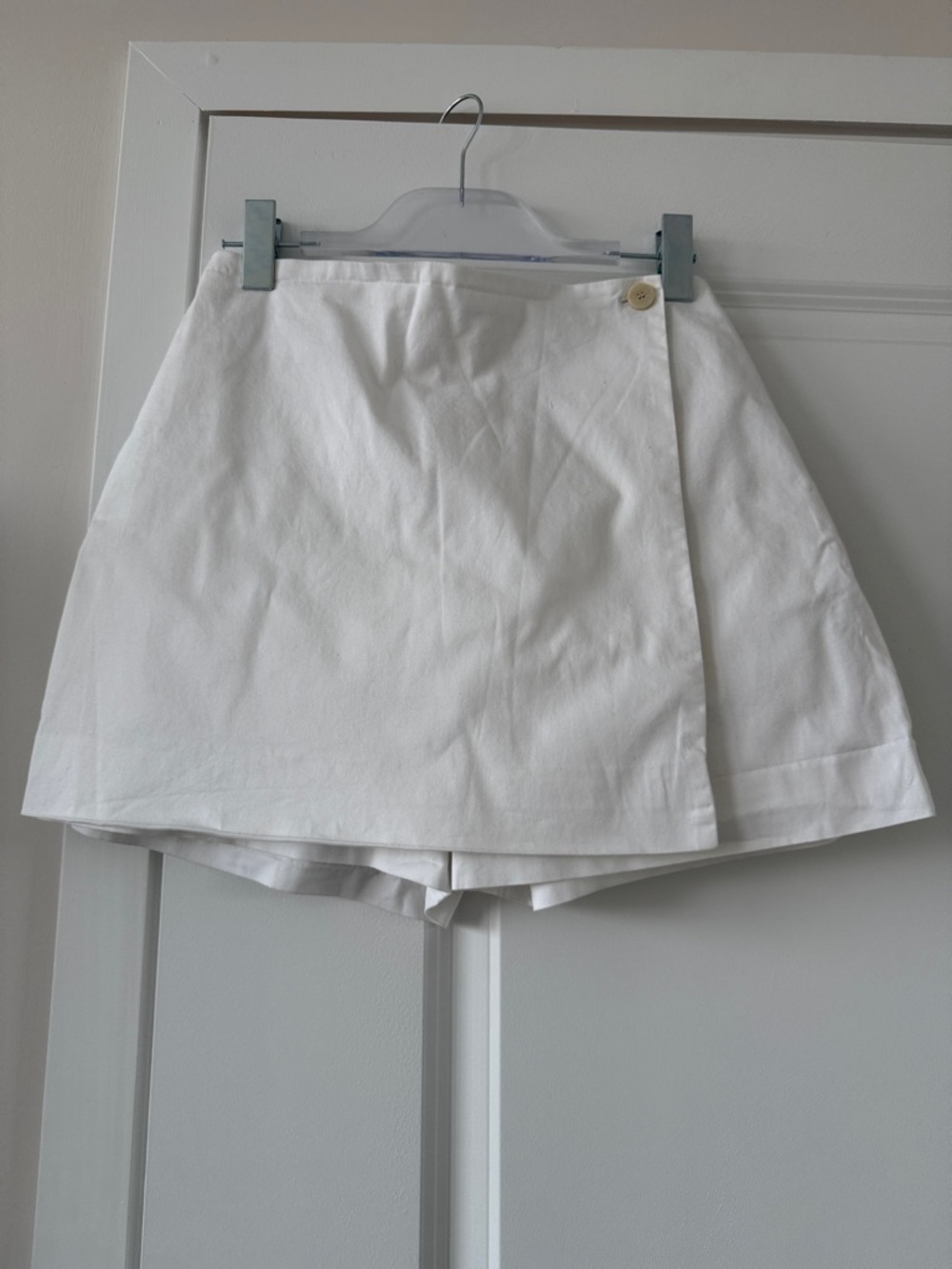 Theory White Skirt short